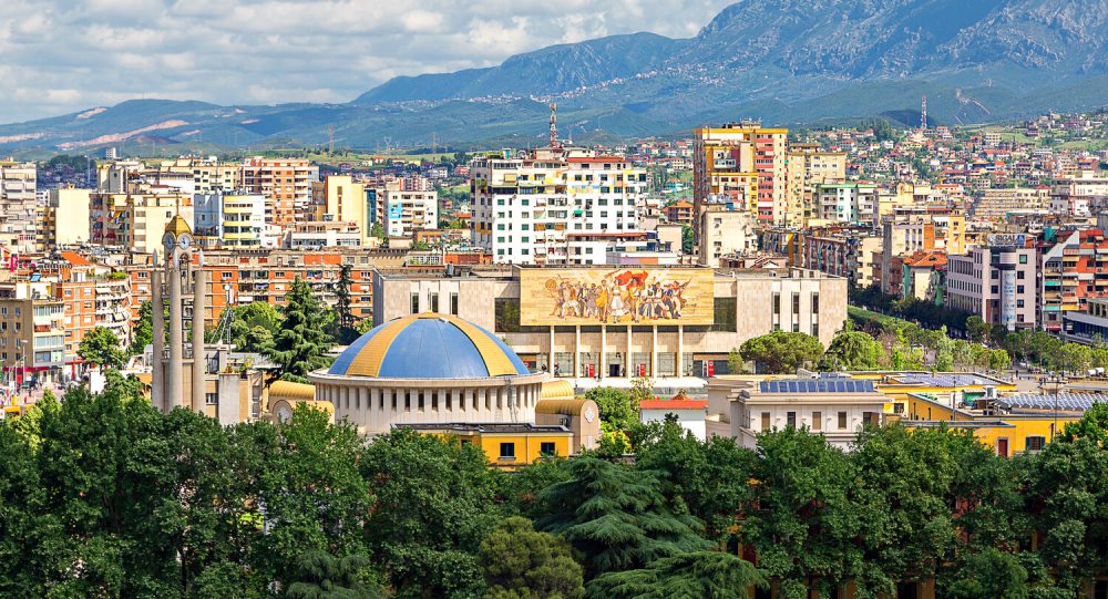 Ekonomia e Tiranes ndryshoi 5 vitet e fundit, ulen aktivitetet financiare